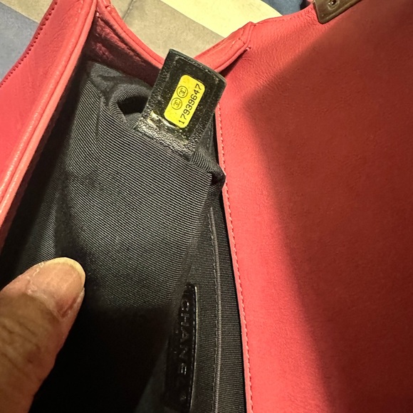 Chanel Le boy bag in nice pink color and gun metal hardware. - Picture 12 of 15